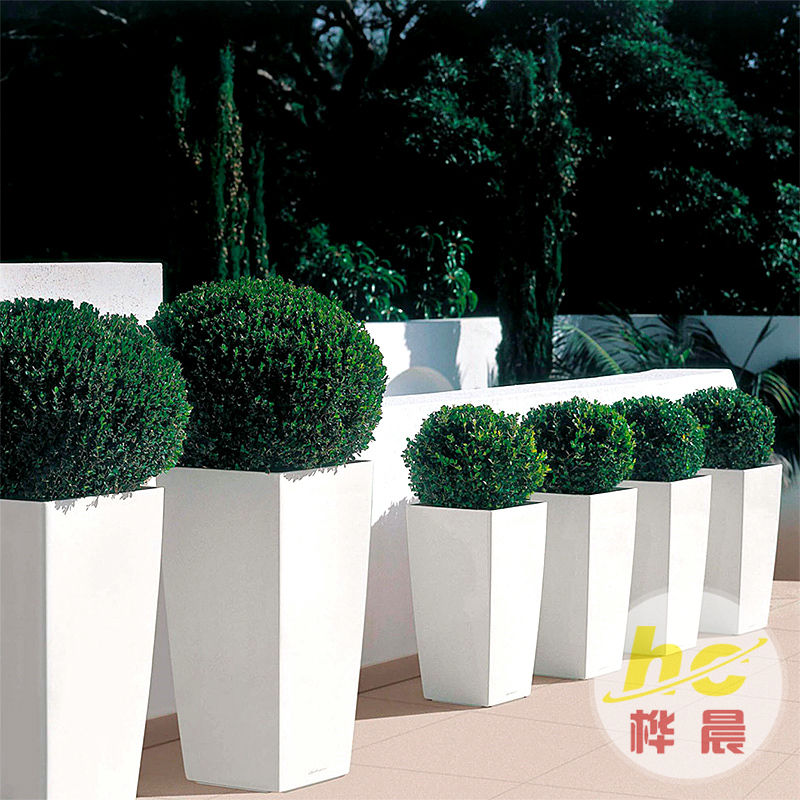 贵州安顺大厦选择玻璃钢组合花盆立体绿化户外景观